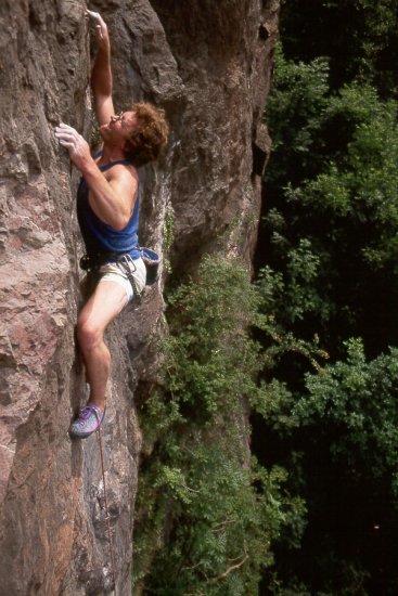 Gary Gibson on the first ascent of Wet Afternoon (7b), Taffs Well.